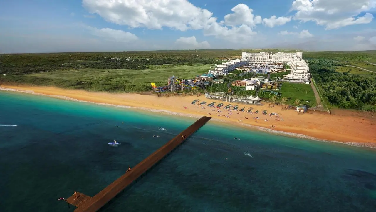 Plaża przy hotelu E-Hotel Spa & Resort