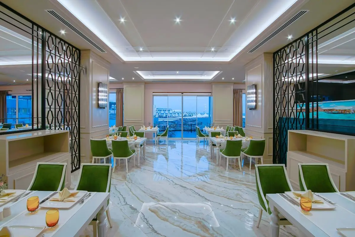 Restauracja i jedzenie w hotelu E-Hotel Spa & Resort