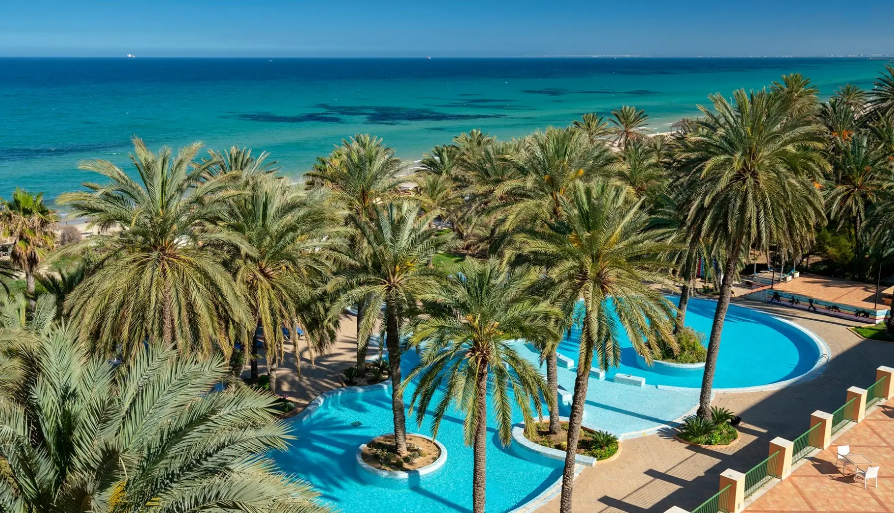 Basen w hotelu El Ksar Resort and Thalasso