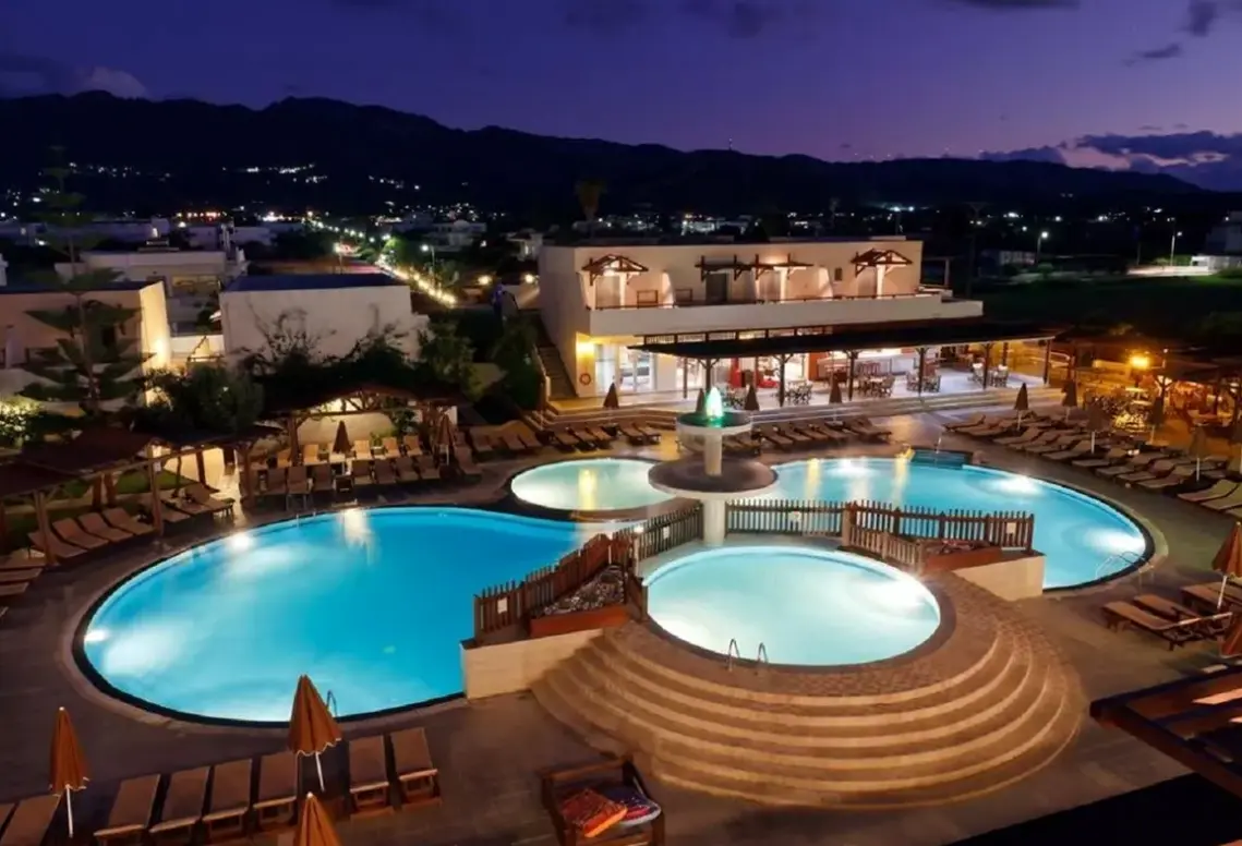 Basen w hotelu Gaia Village