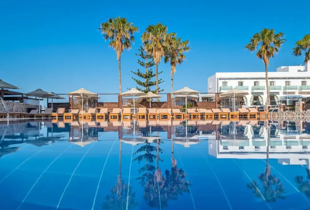 Basen w hotelu Gaia Village