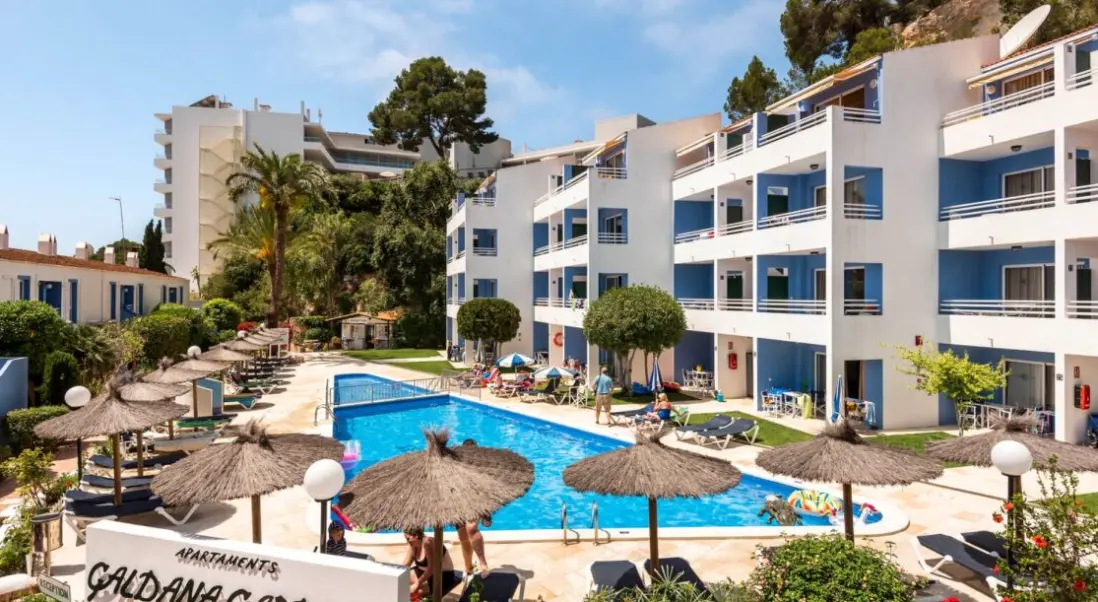 Basen w hotelu Galdana Gardens