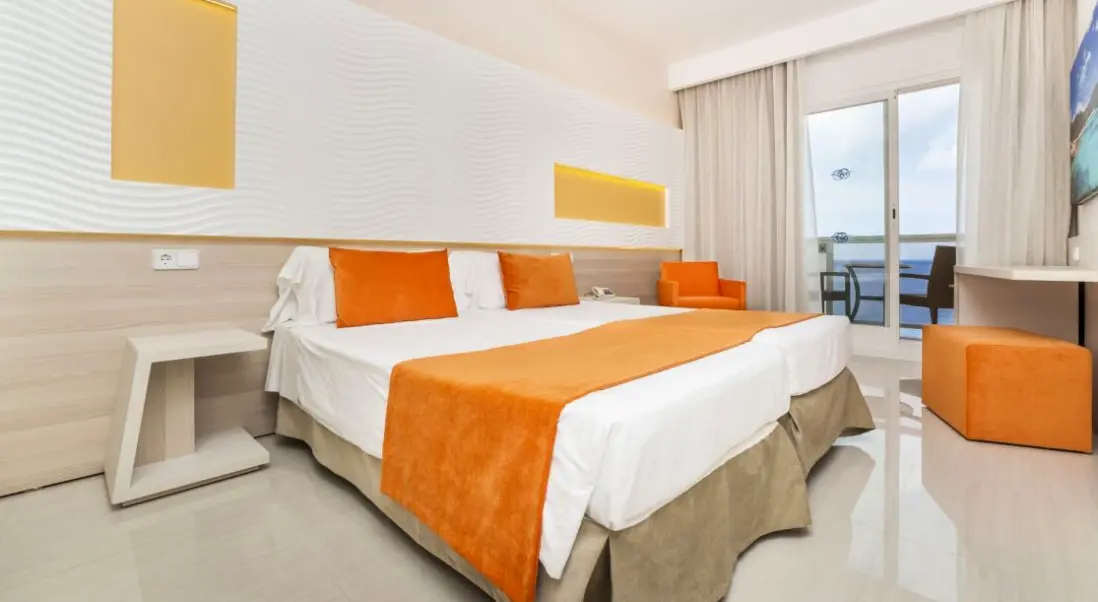 Pokój w hotelu Globales Almirante Farragut