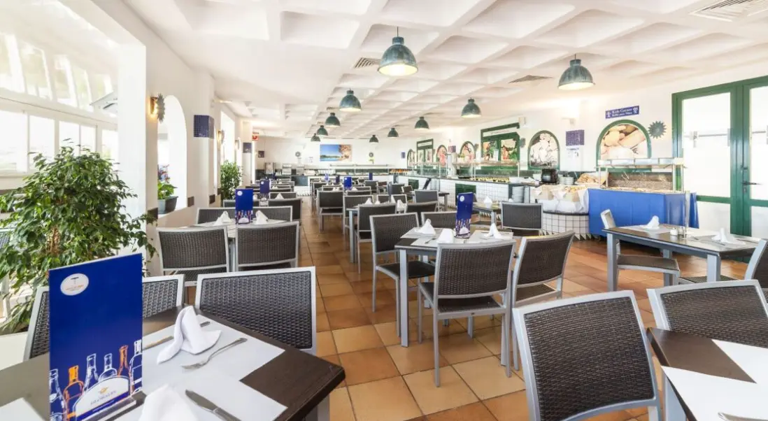 Restauracja i jedzenie w hotelu Globales Binimar
