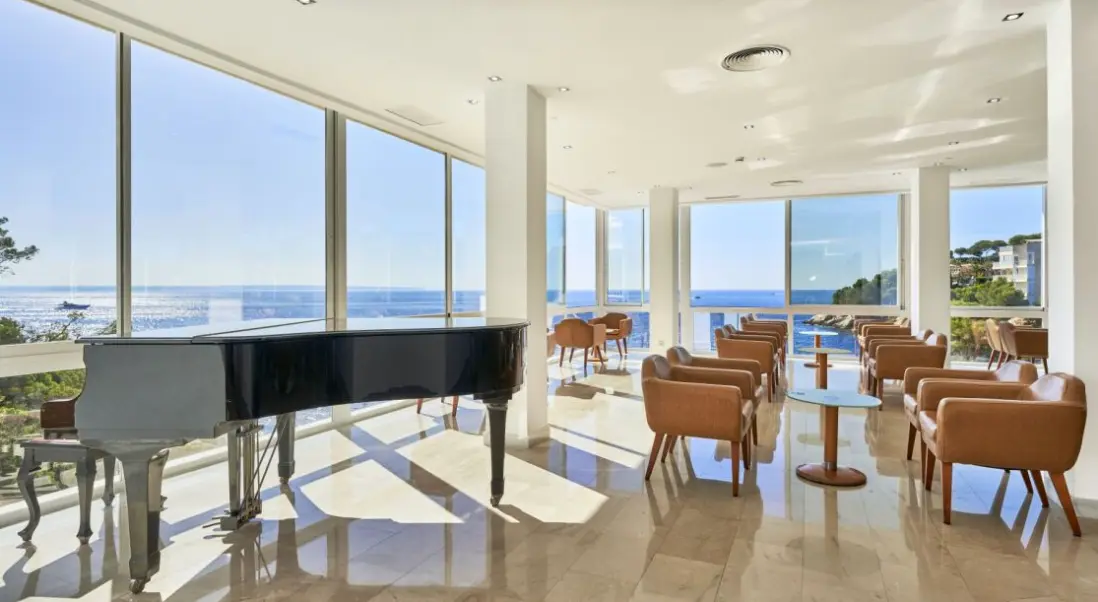 Lobby hotelu Globales Cala Vinas