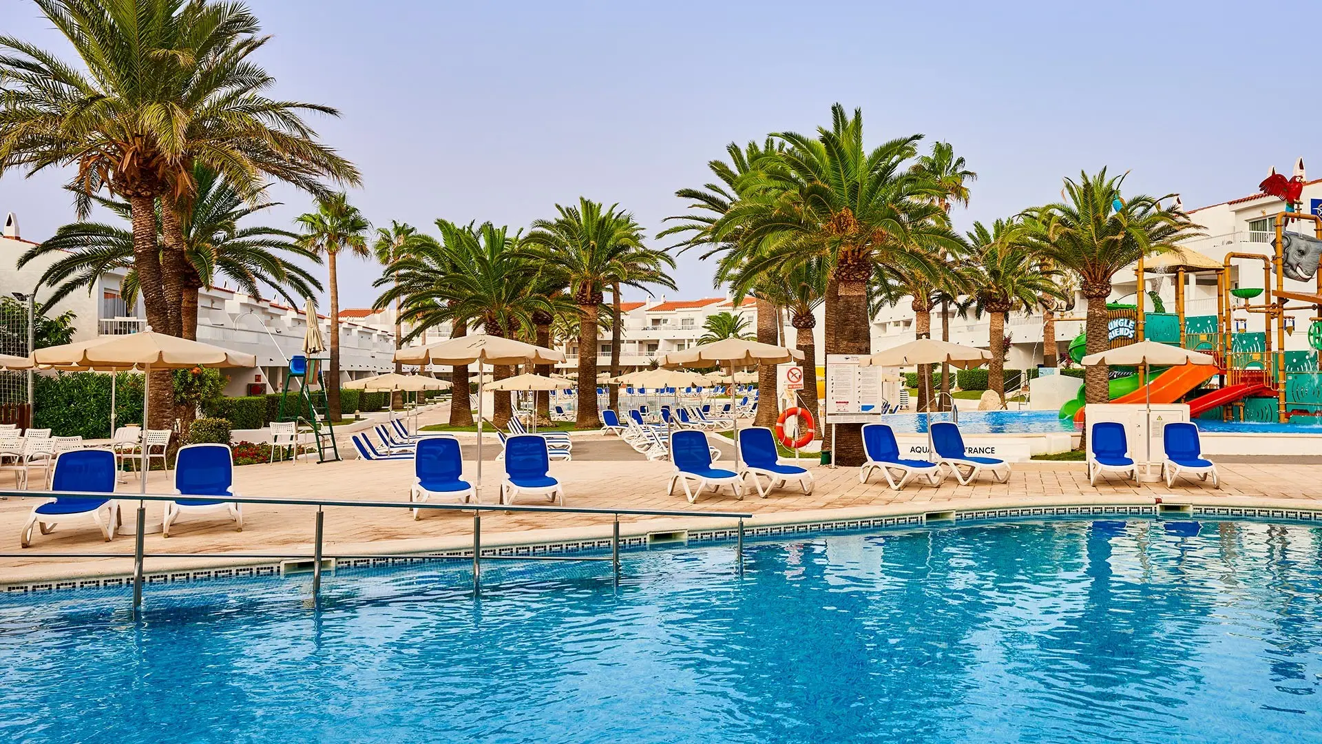 Basen w hotelu Globales Los Delfines