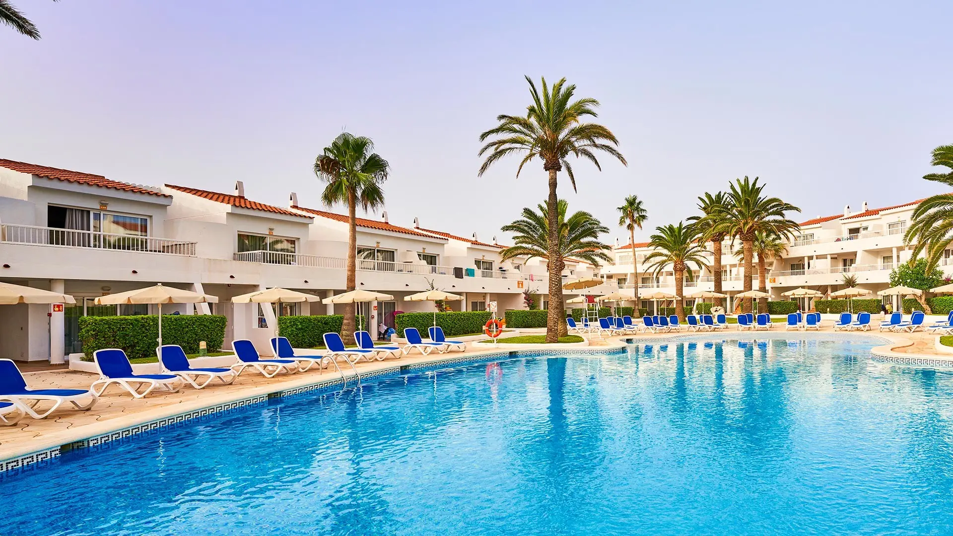 Basen w hotelu Globales Los Delfines