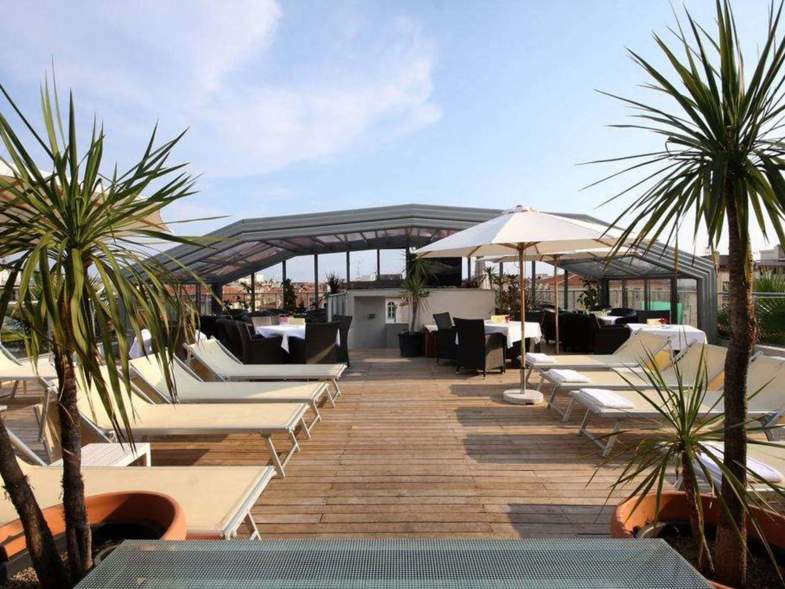 Hotel Goldstars Resort & Suites