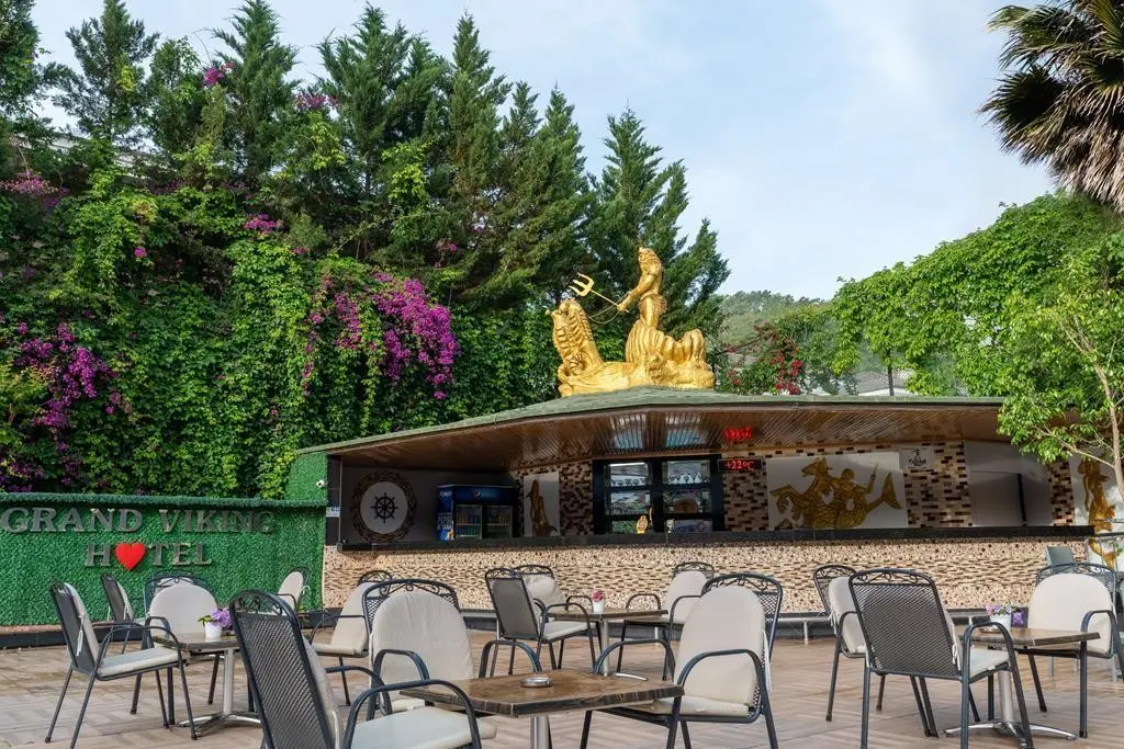 Restauracja i jedzenie w hotelu Grand Yavuz Hotel