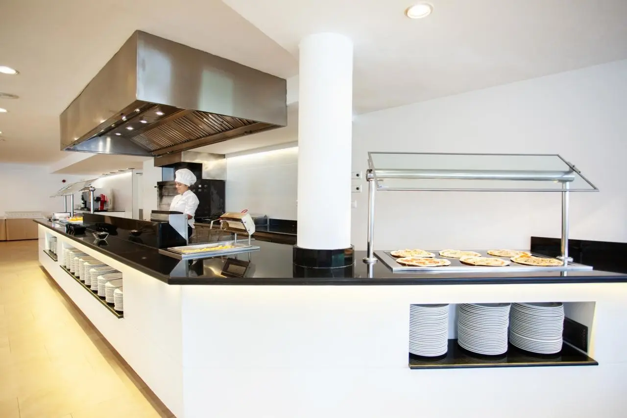 Restauracja i jedzenie w hotelu Grupotel Club Menorca