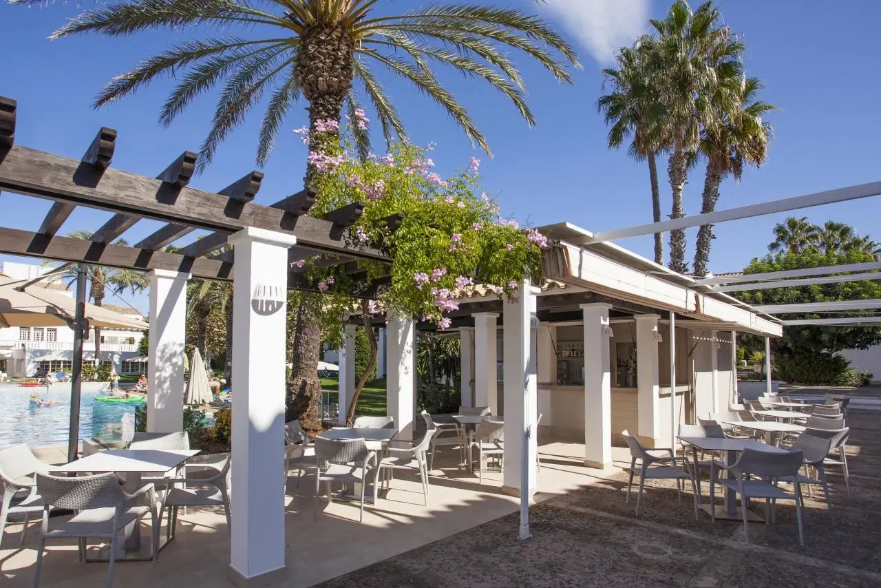 Restauracja i jedzenie w hotelu Grupotel Club Menorca