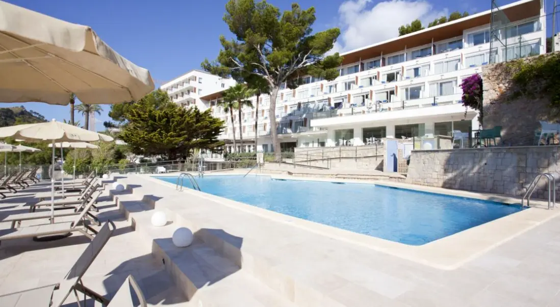 Basen w hotelu Grupotel Molins