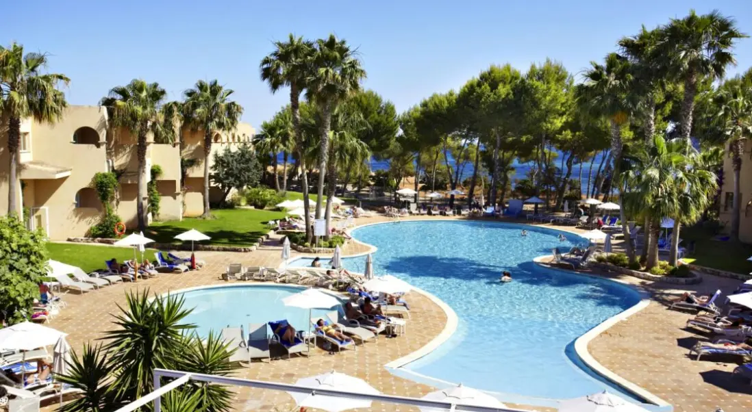 Basen w hotelu Grupotel Santa Eularia & Spa