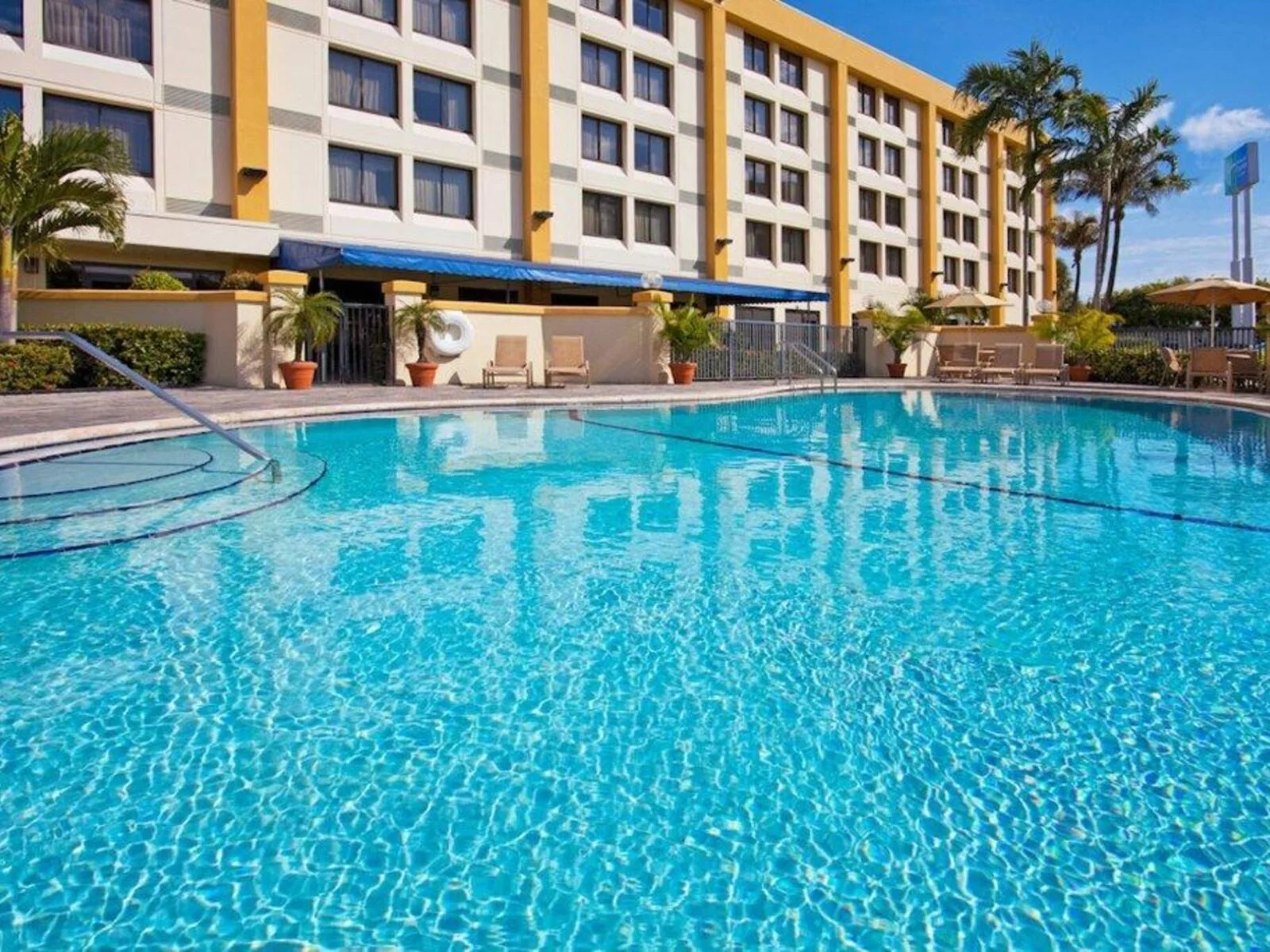 Hotel Holiday Inn Express & Suites Miami - Hialeah