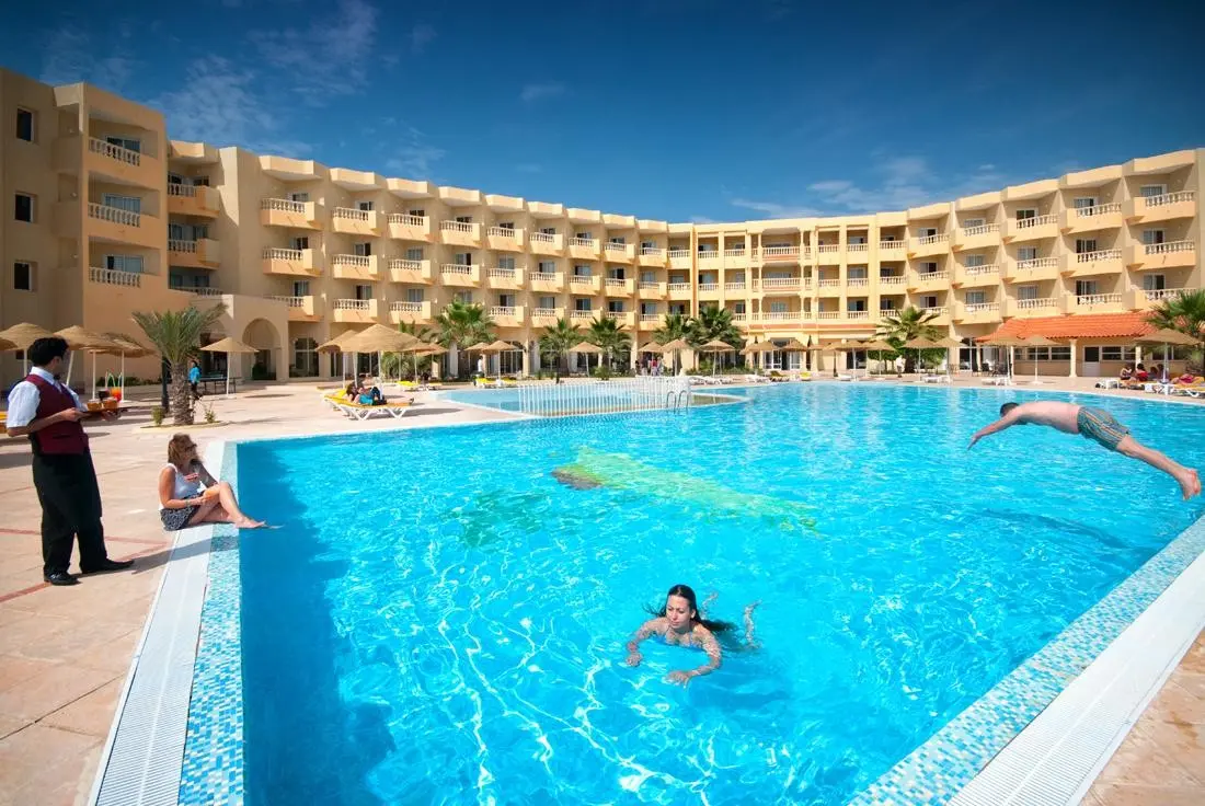 Basen w hotelu Houda Yasmine Marina & SPA