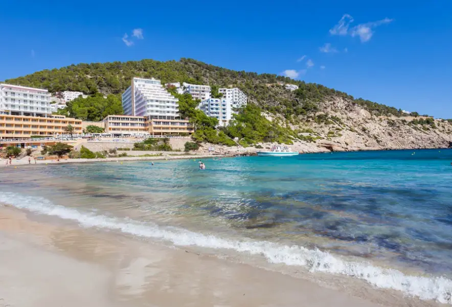Plaża przy hotelu Hyde Ibiza