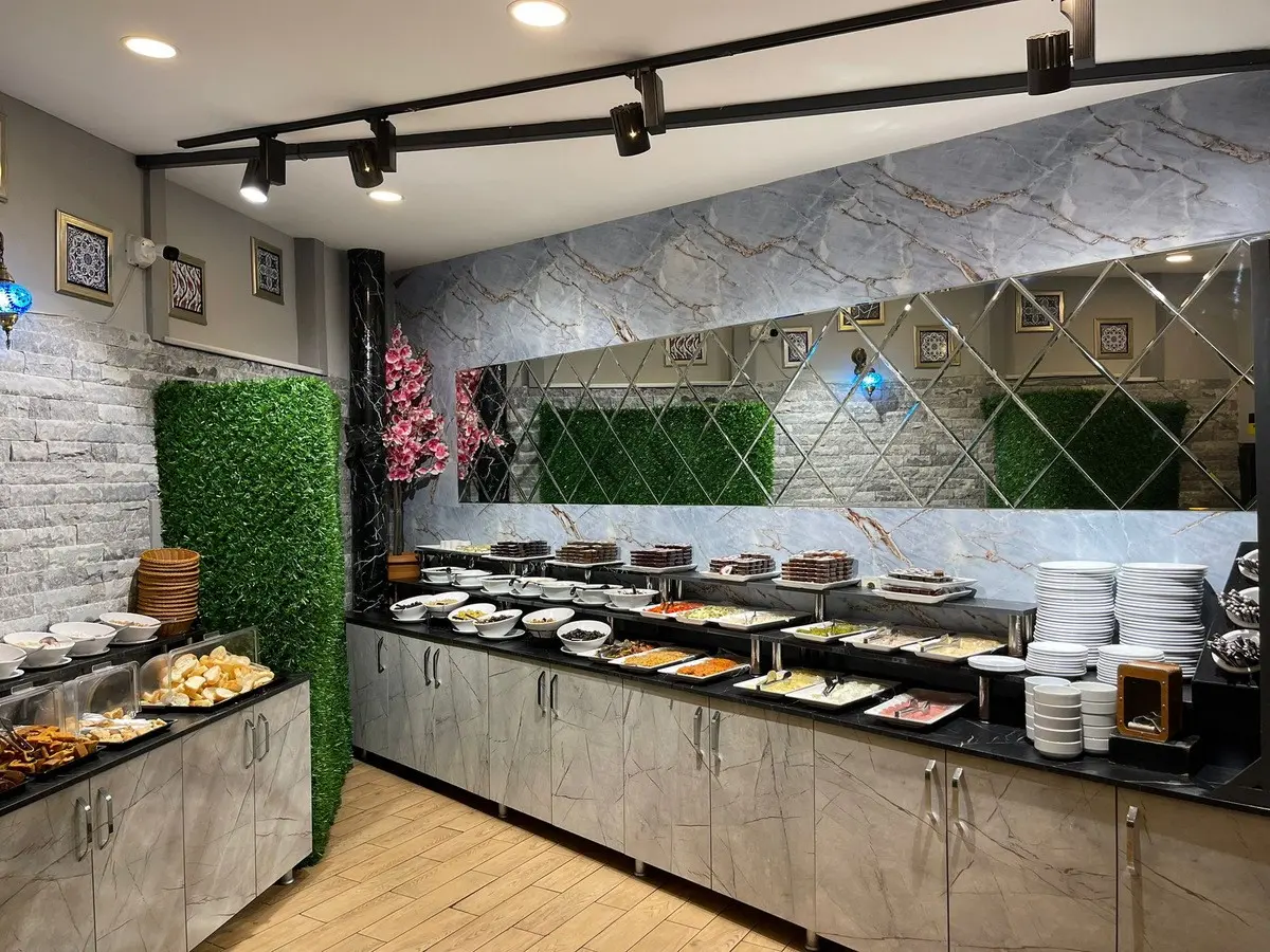 Restauracja i jedzenie w hotelu Istanbul Holiday