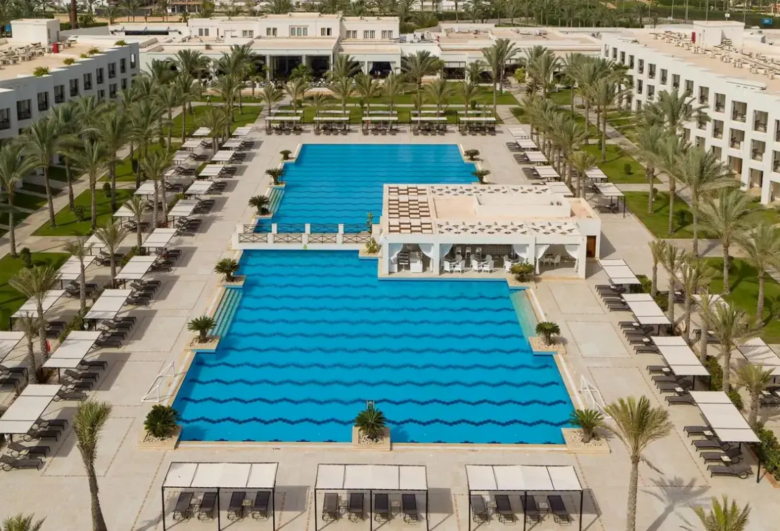 Basen w hotelu Jaz Elite Crystal
