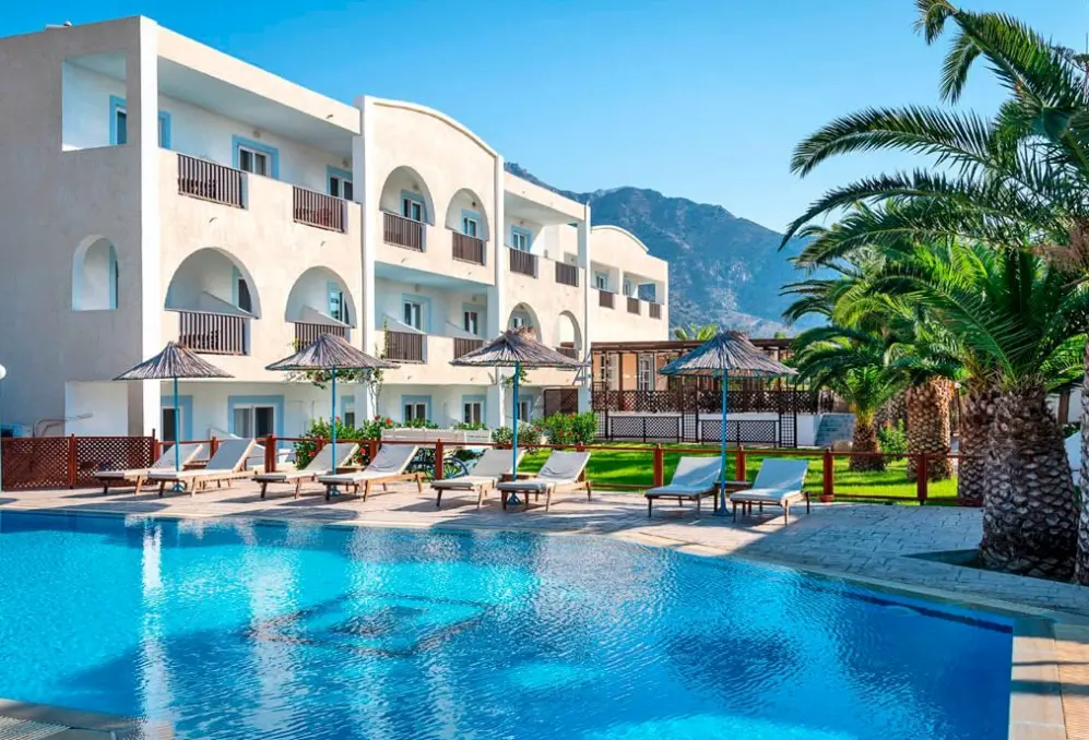 Basen w hotelu Kalimera Mare