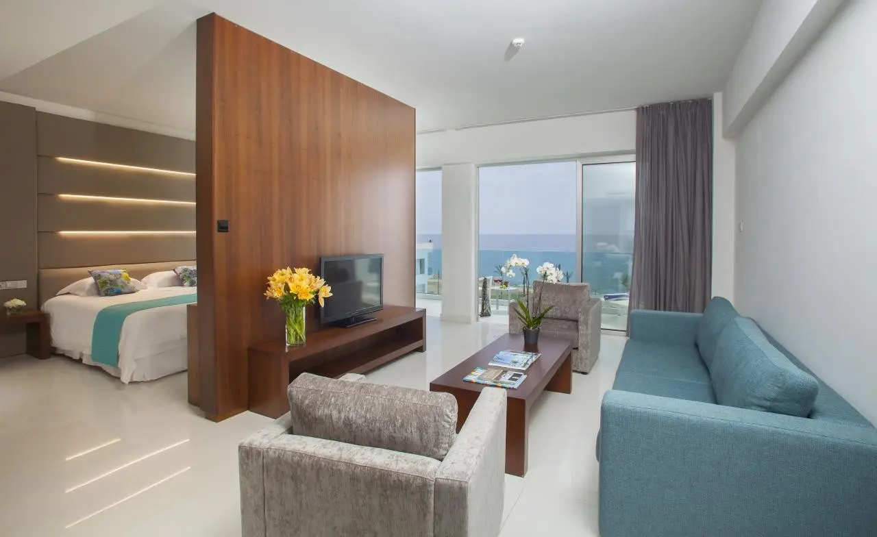 King Evelthon Beach Hotel & Resort — KING EVELTHON BEACH HOTEL AND  RESORT