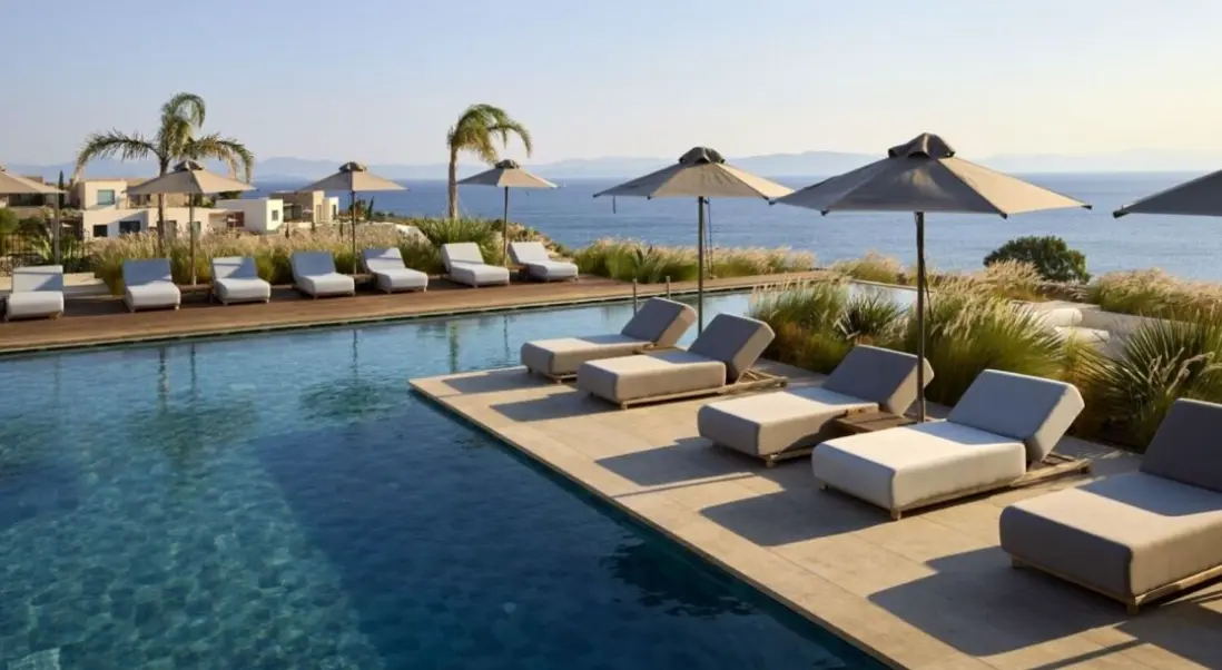 Basen w hotelu Koia All-Suite Wellbeing Resort