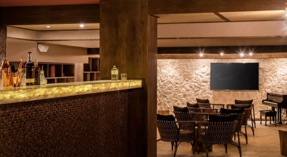 Restauracja i jedzenie w hotelu Lago Resort Menorca - Suites de Lago