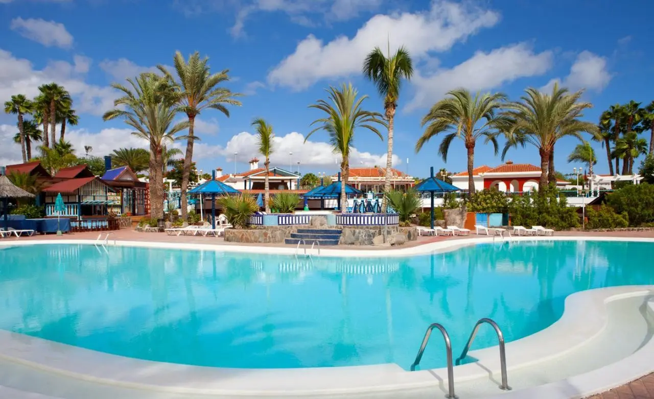 LIVVO Dunagolf Suites — LIVVO DUNAGOLF SUITES