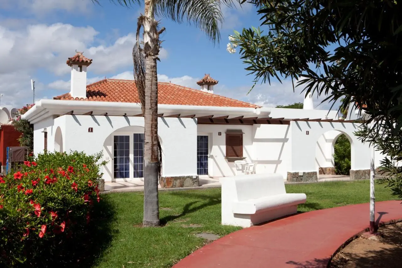 LIVVO Dunagolf Suites — LIVVO DUNAGOLF SUITES