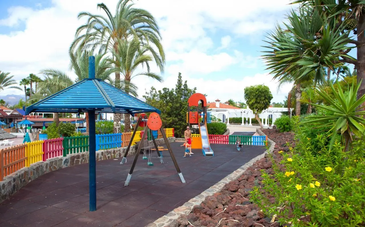 LIVVO Dunagolf Suites — LIVVO DUNAGOLF SUITES