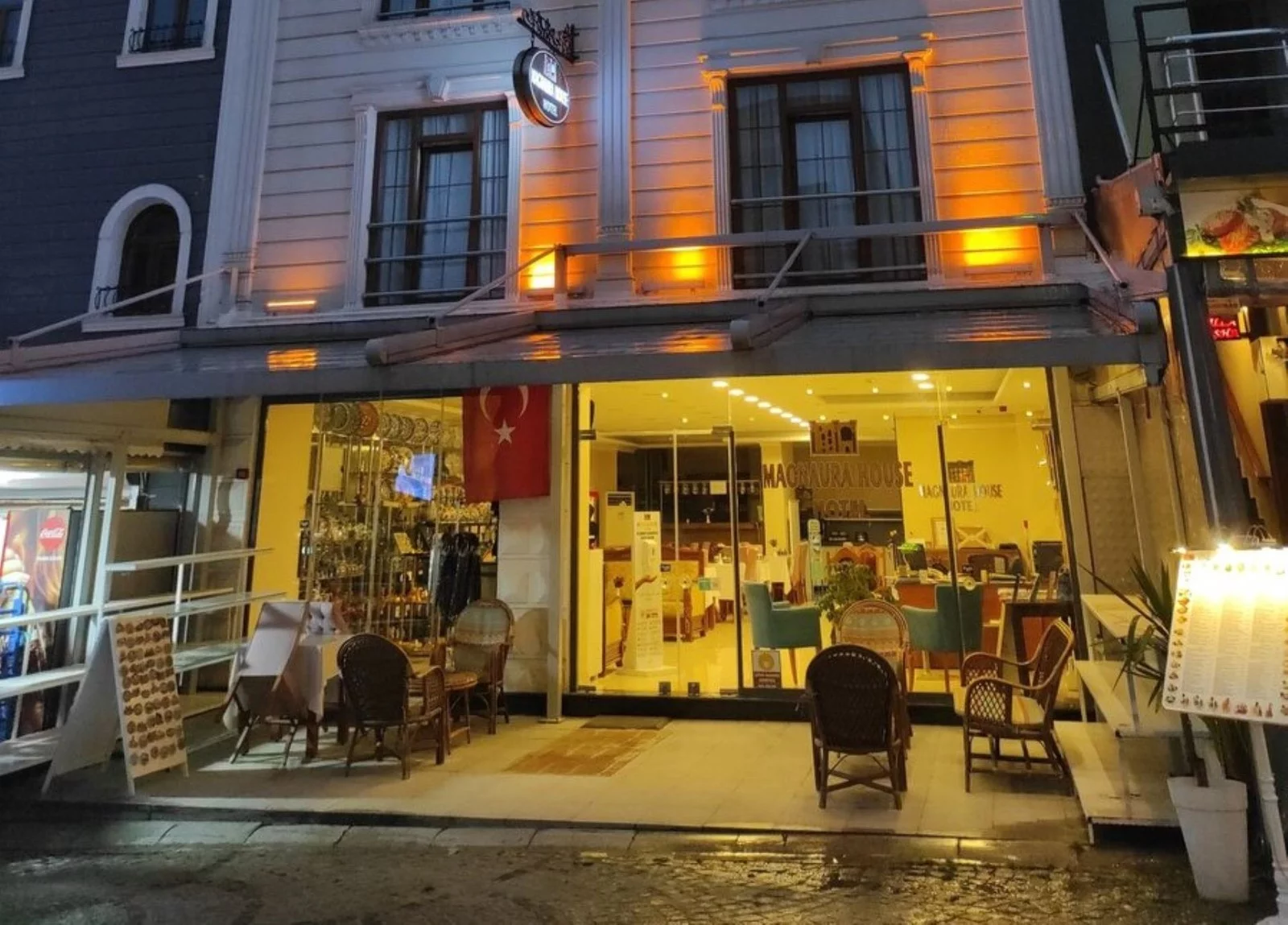 Hotel Magnaura House