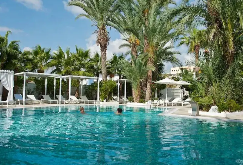Basen w hotelu Margadina Lounge Hotel