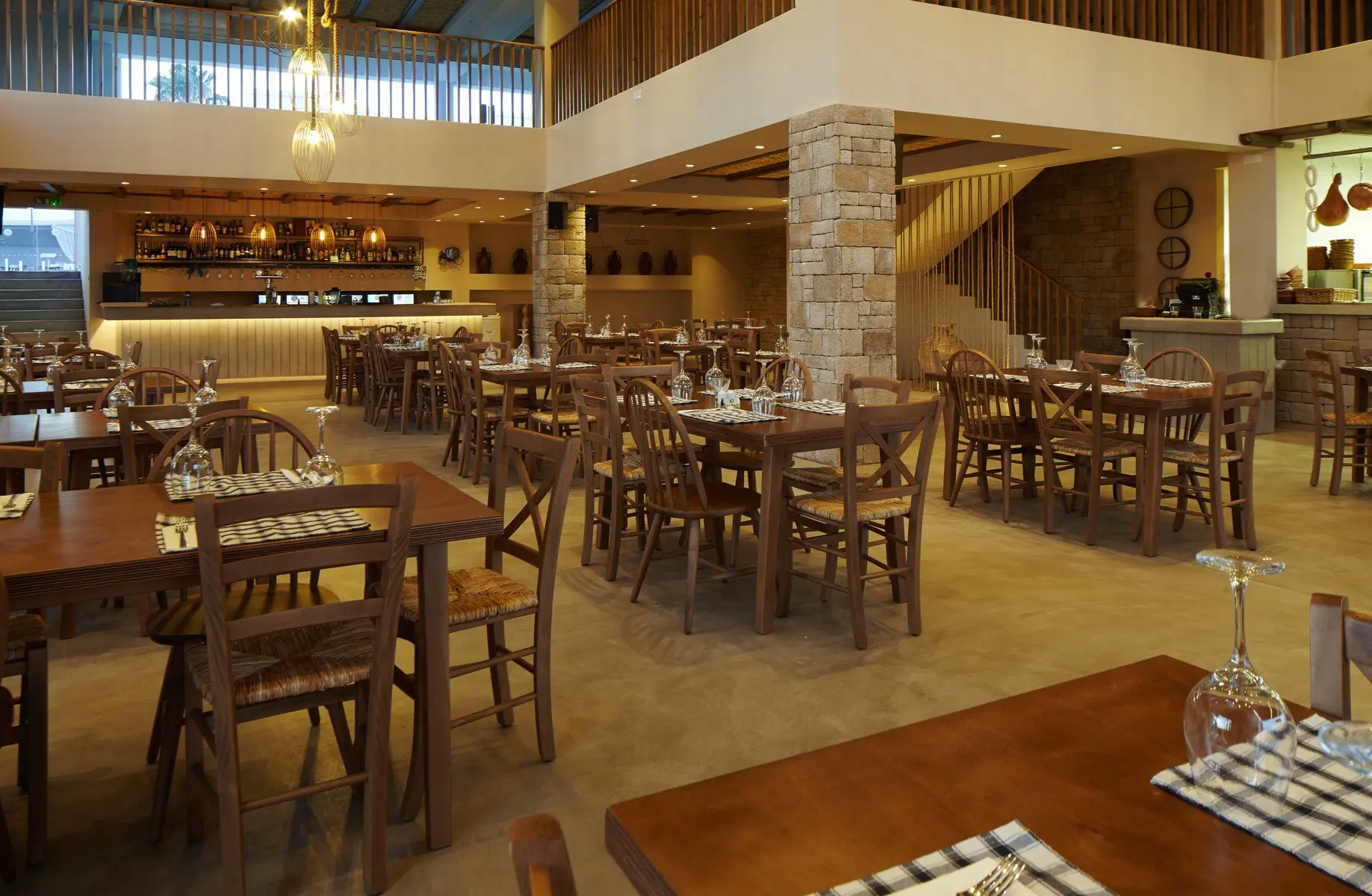 Melpo Antia — MELPO ANTIA HOTEL & SUITES