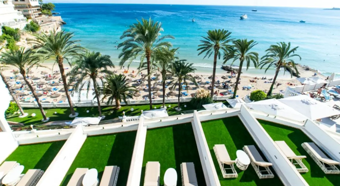 Basen w hotelu Nixe Palace