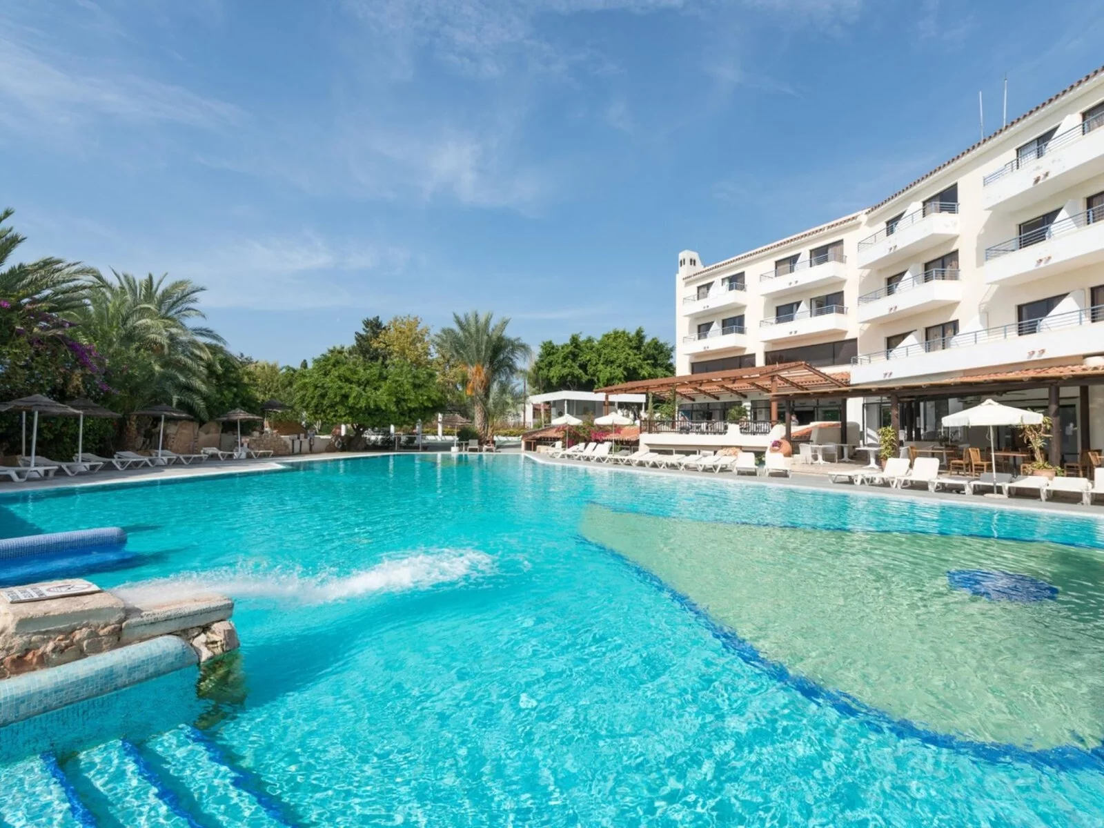 Hotel Paphos Gardens Holiday Resort w Cypr (Pafos) - oferta last minute