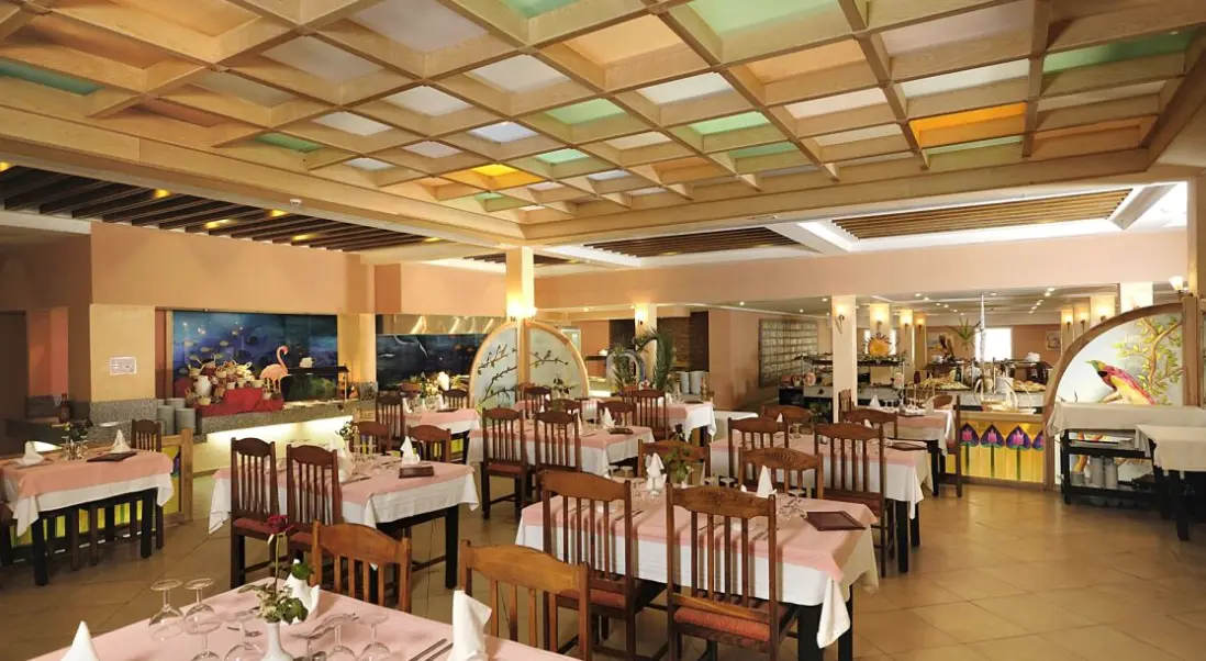 Restauracja i jedzenie w hotelu Paradis Palace
