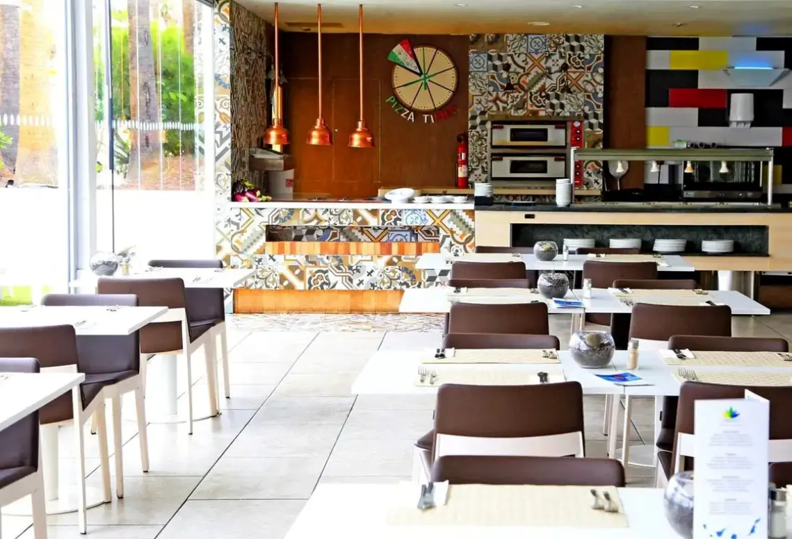 Restauracja i jedzenie w hotelu Playa Bonita