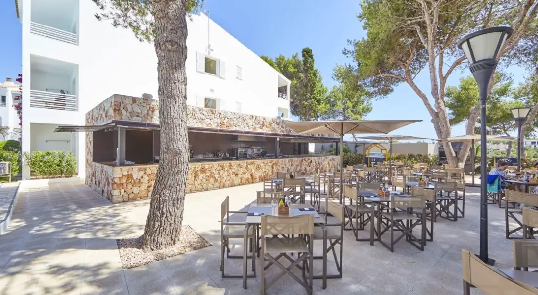 Restauracja i jedzenie w hotelu Prinsotel La Caleta