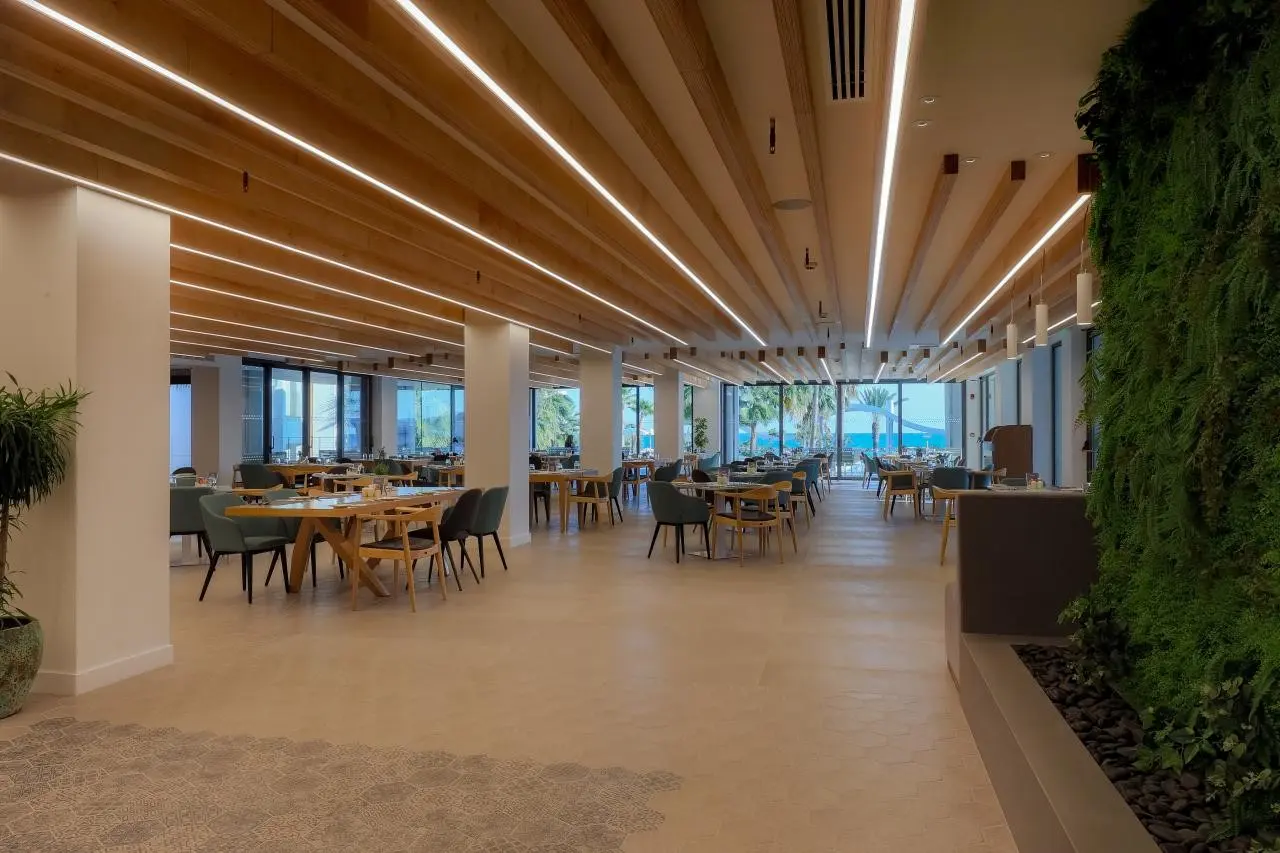 Radisson Beach Resort Larnaka — RADISSON BEACH RESORT