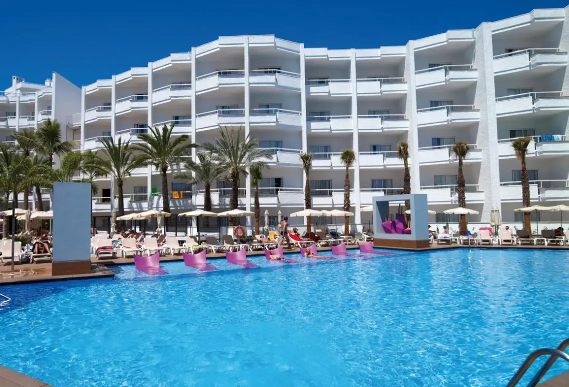 Basen w hotelu Servatur Don Miguel