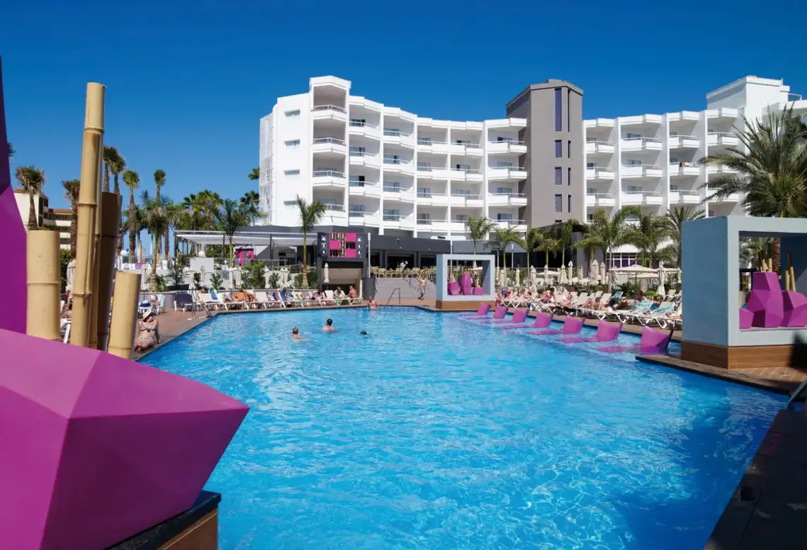 Basen w hotelu Servatur Don Miguel