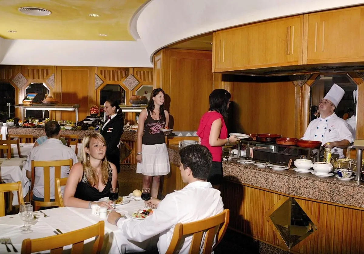 Servatur Waikiki — SERVATUR WAIKIKI