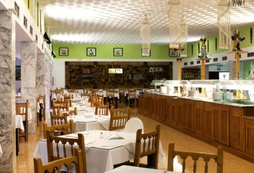 Restauracja i jedzenie w hotelu Sol Parc