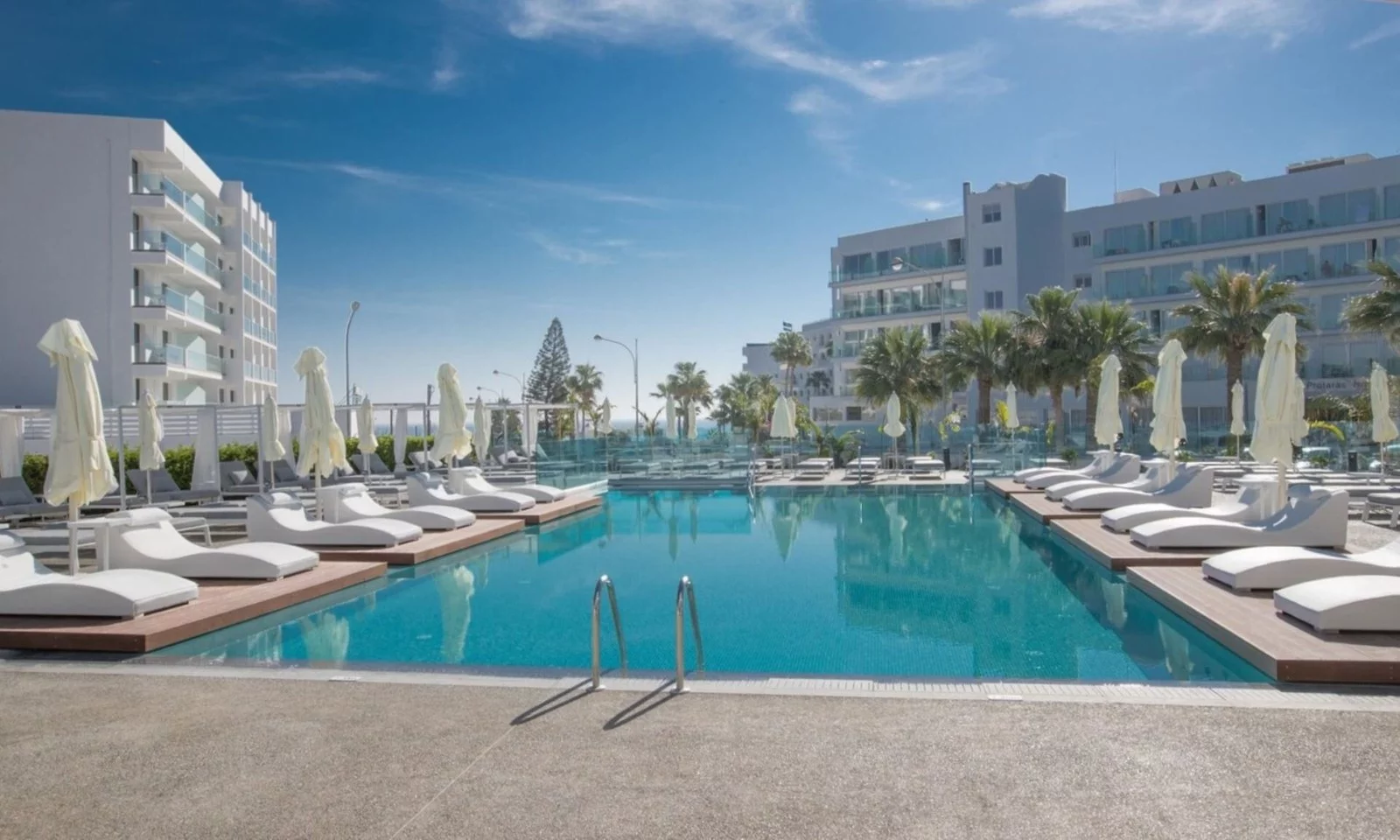 Hotel The Blue Ivy Hotel & Suites