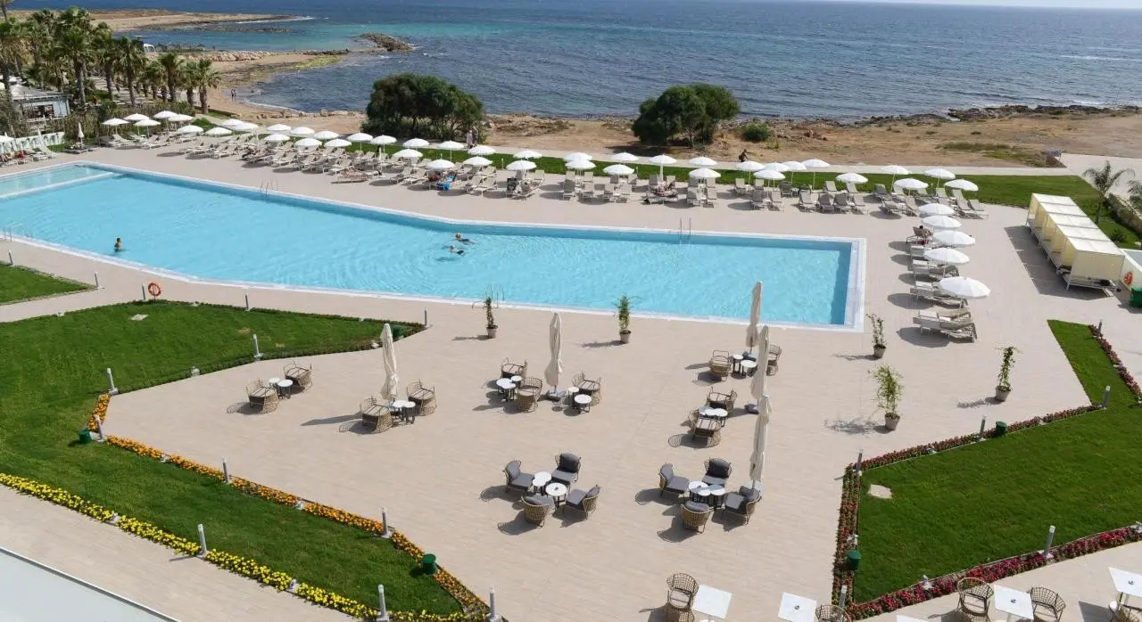 Basen w hotelu The Ivi Mare