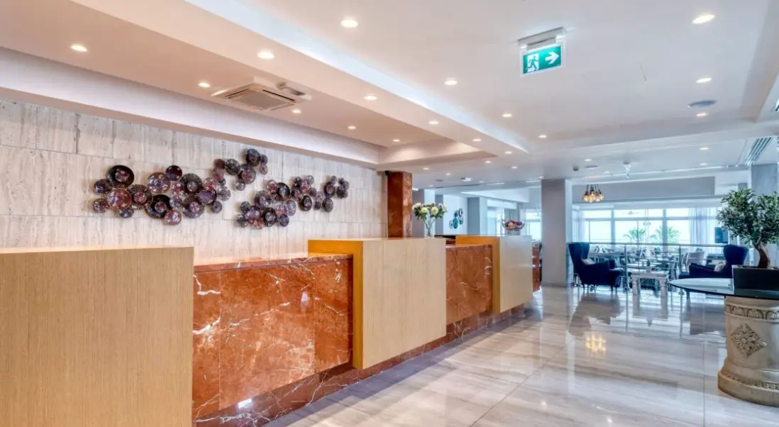 Lobby hotelu TUI Blue Atlantica Sea Breeze