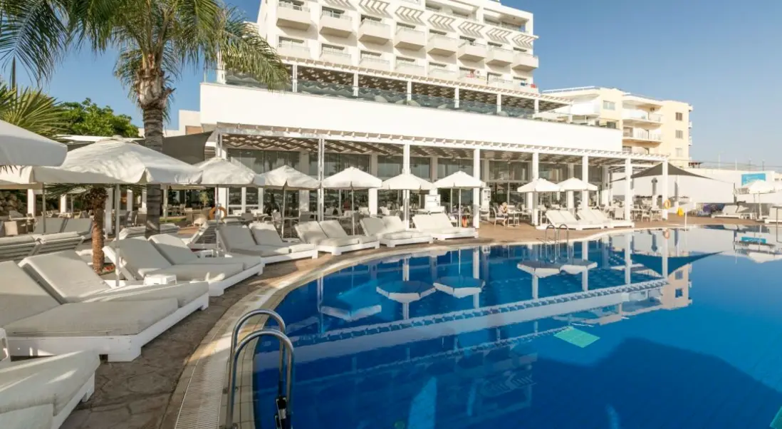 Basen w hotelu TUI Blue Atlantica Sea Breeze