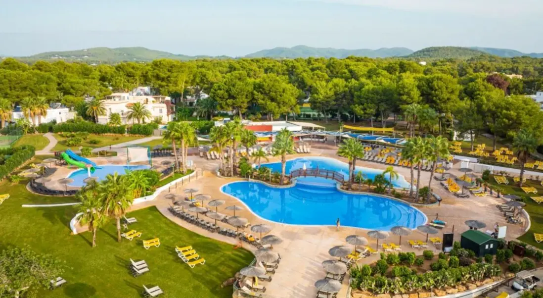 Basen w hotelu Tui Magic Life Cala Pada