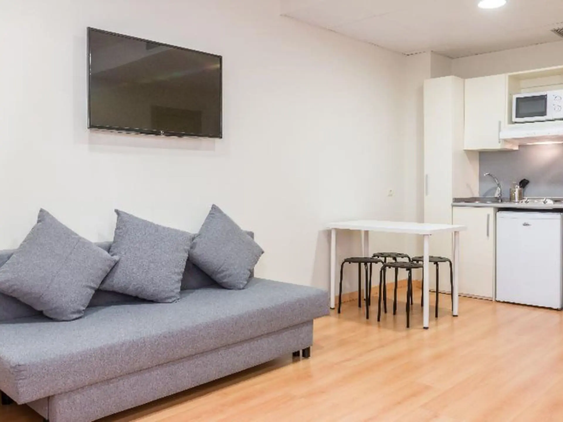 Vértice Roomspace Madrid — VERTICE ROOMSPACE MADRID