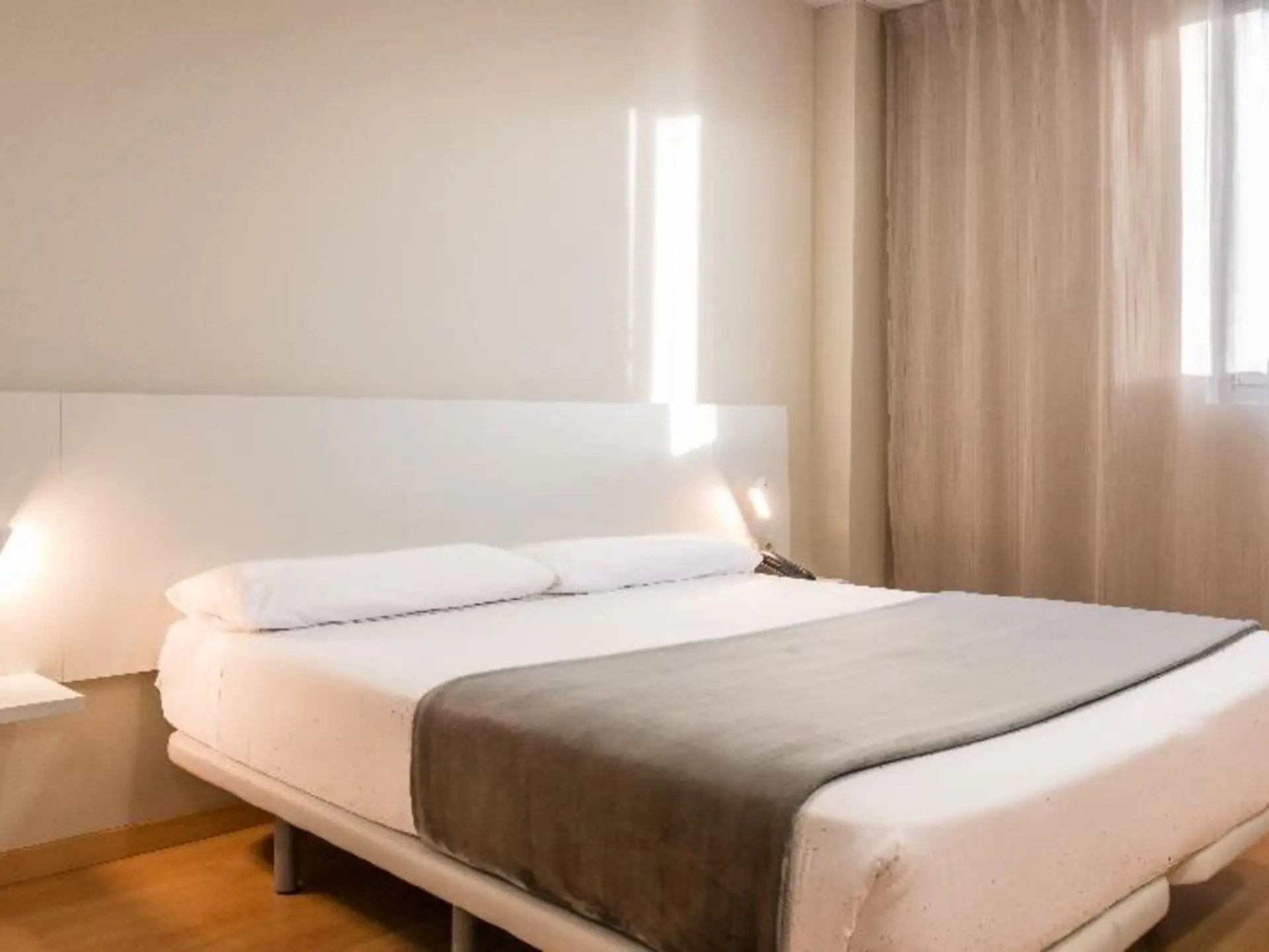 Vértice Roomspace Madrid — VERTICE ROOMSPACE MADRID