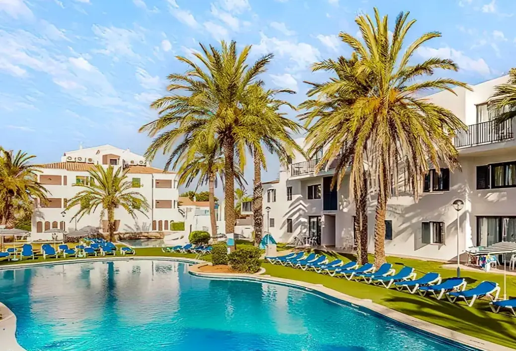 Basen w hotelu Vibra Blanc Cottage